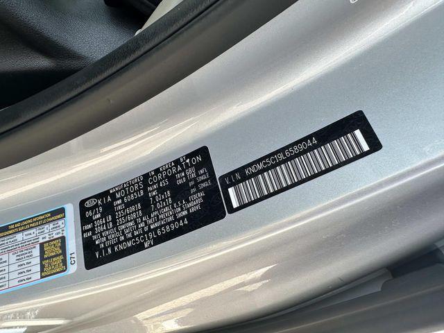 Photo of 2020 Silky Silver Kia Sedona