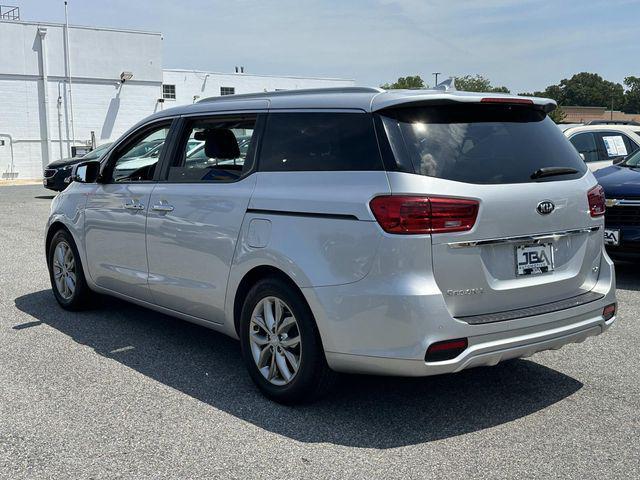 Photo of 2020 Silky Silver Kia Sedona