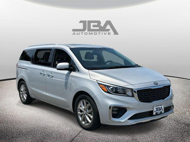 Photo of 2020 Silky Silver Kia Sedona
