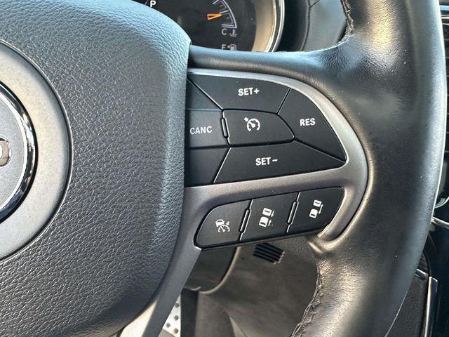 Photo of 2020 Bright White Clearcoat Jeep Grand Cherokee