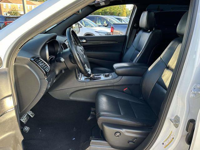 Photo of 2020 Bright White Clearcoat Jeep Grand Cherokee