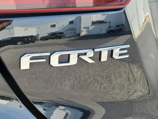 Photo of 2021 Aurora Black Kia Forte