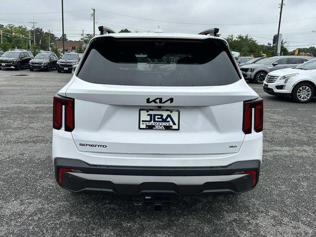 Photo of 2025 Glacial White Pearl Kia Sorento