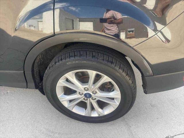 Photo of 2018 Black Ford Escape