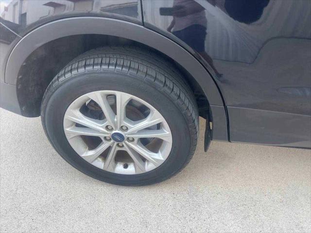 Photo of 2018 Black Ford Escape
