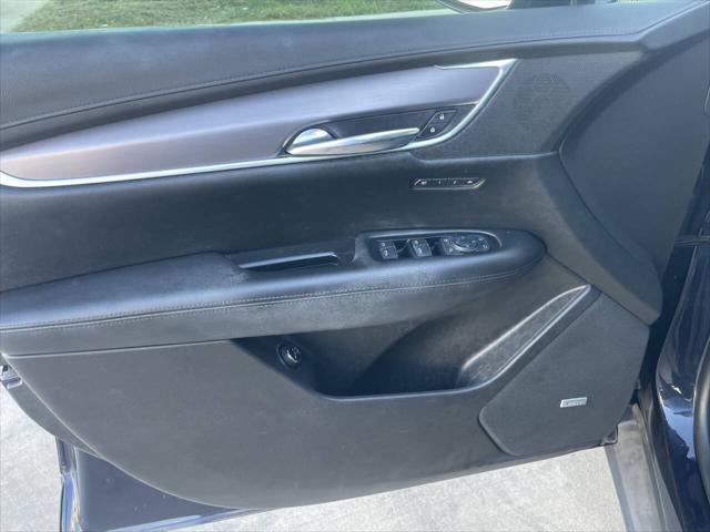 Photo of 2017 Blue Cadillac XT5