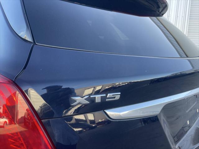 Photo of 2017 Blue Cadillac XT5