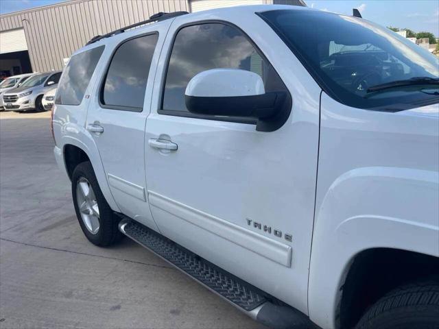 Photo of 2011 White Chevrolet Tahoe