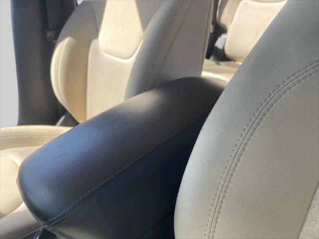 Photo of 2018 White Jeep Cherokee