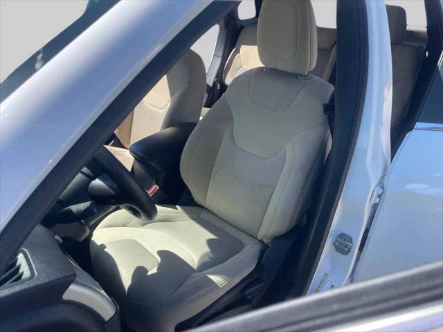 Photo of 2018 White Jeep Cherokee