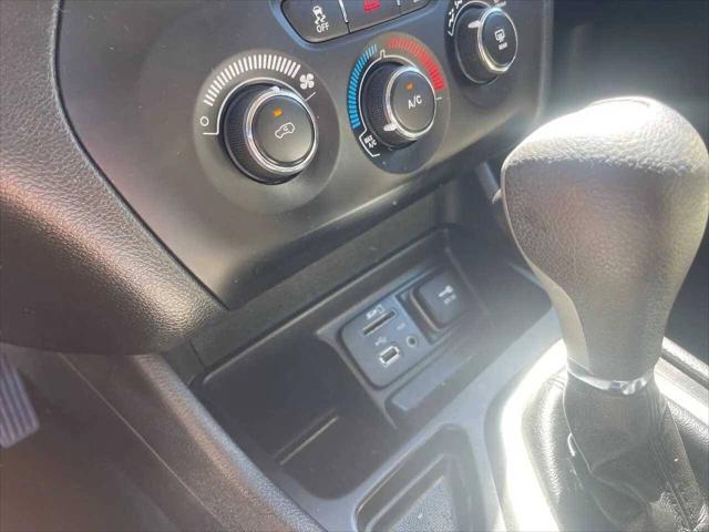 Photo of 2018 White Jeep Cherokee