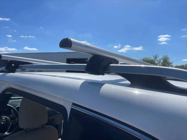 Photo of 2018 White Jeep Cherokee