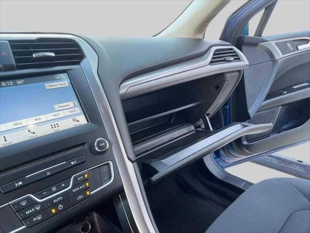 Photo of 2017 Blue Ford Fusion