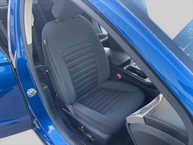 Photo of 2017 Blue Ford Fusion