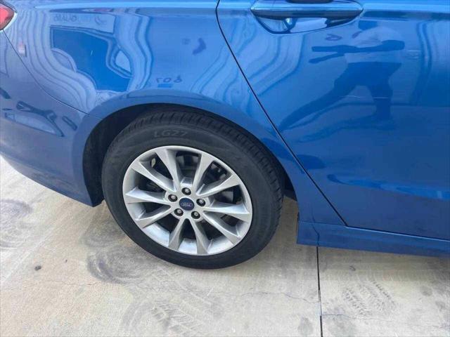 Photo of 2017 Blue Ford Fusion