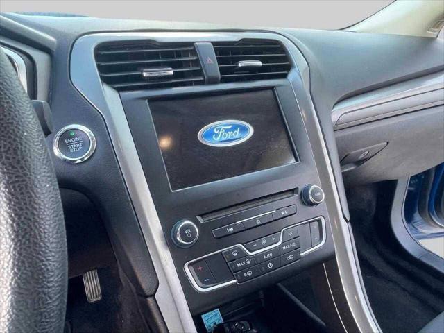 Photo of 2017 Blue Ford Fusion