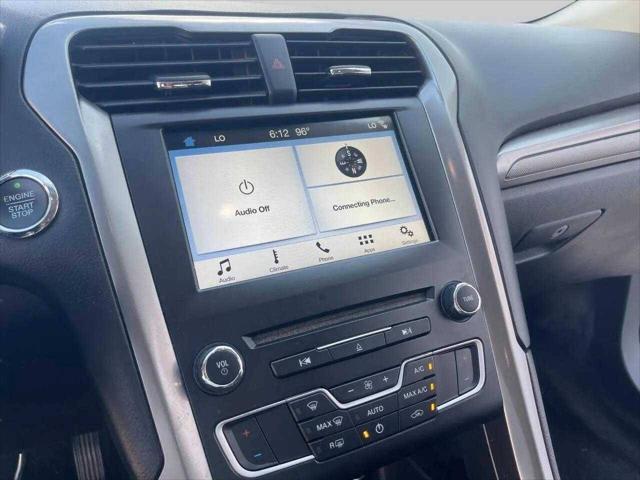 Photo of 2017 Blue Ford Fusion