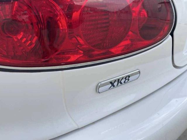 Photo of 2003 White Jaguar XK8