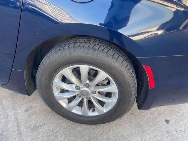 Photo of 2019 Blue Chrysler Pacifica