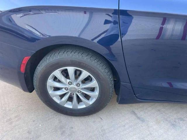 Photo of 2019 Blue Chrysler Pacifica