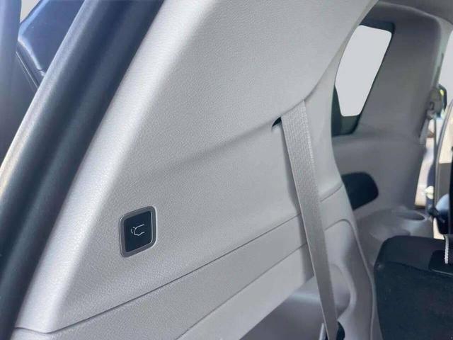 Photo of 2019 Blue Chrysler Pacifica
