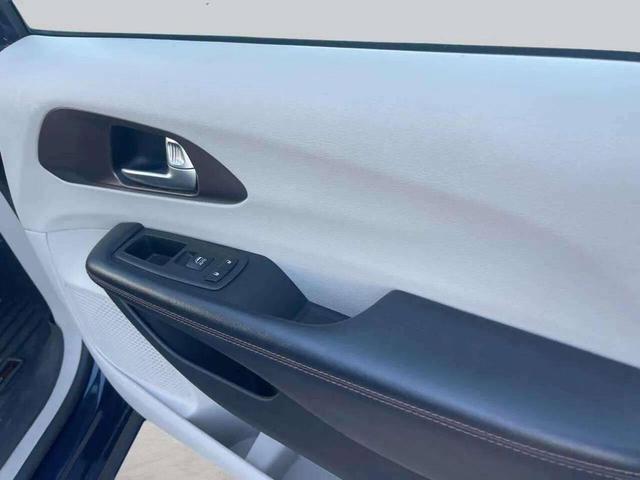 Photo of 2019 Blue Chrysler Pacifica