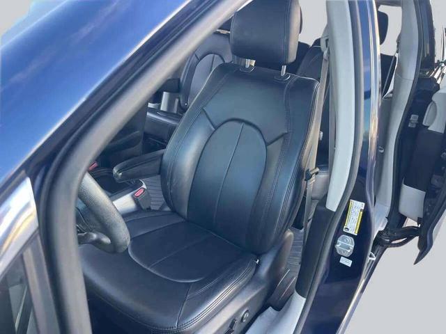 Photo of 2019 Blue Chrysler Pacifica