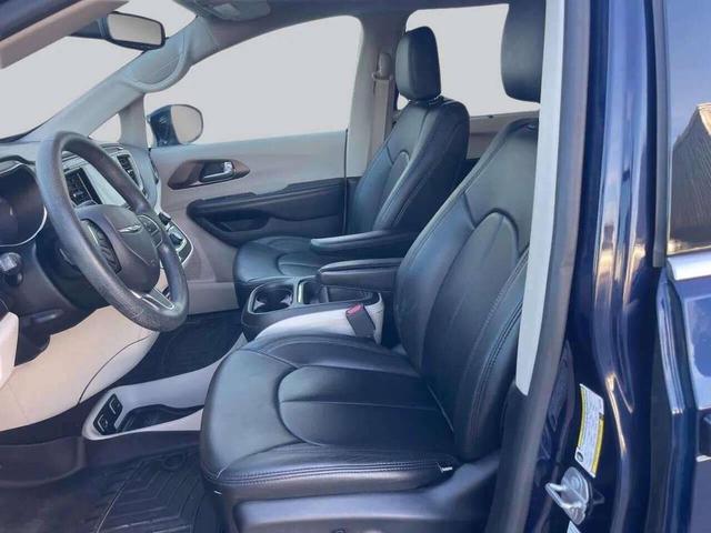 Photo of 2019 Blue Chrysler Pacifica