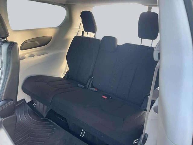 Photo of 2019 Blue Chrysler Pacifica