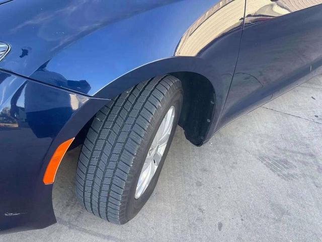 Photo of 2019 Blue Chrysler Pacifica