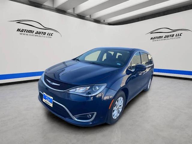 Photo of 2019 Blue Chrysler Pacifica