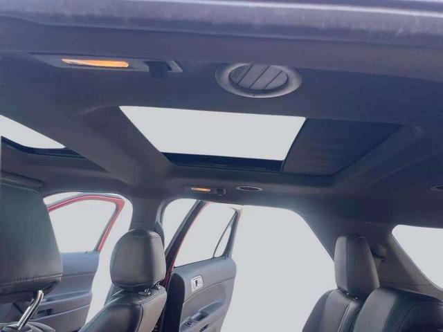 Photo of 2013 Red Ford Explorer