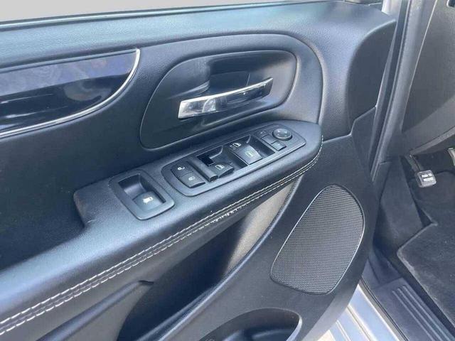 Photo of 2017 Silver Dodge Grand Caravan