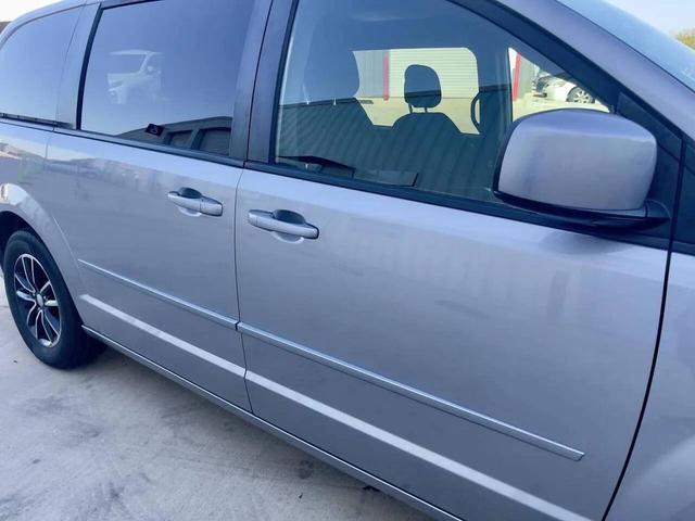 Photo of 2017 Silver Dodge Grand Caravan