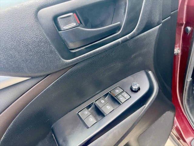 Photo of 2018 Maroon Toyota Highlander