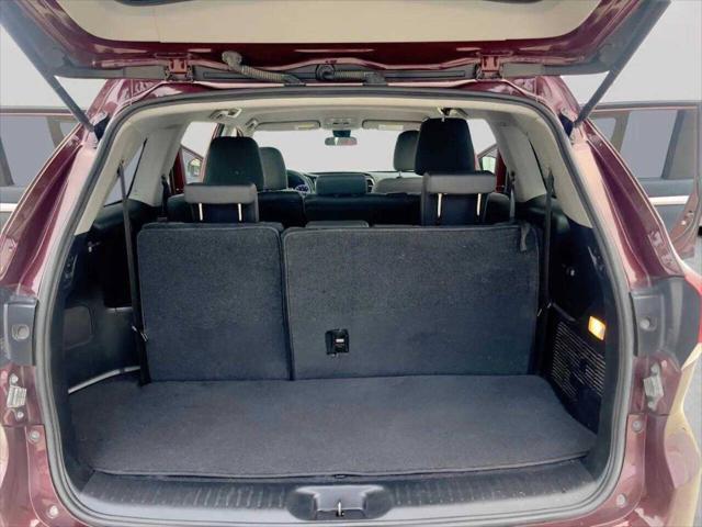 Photo of 2018 Maroon Toyota Highlander