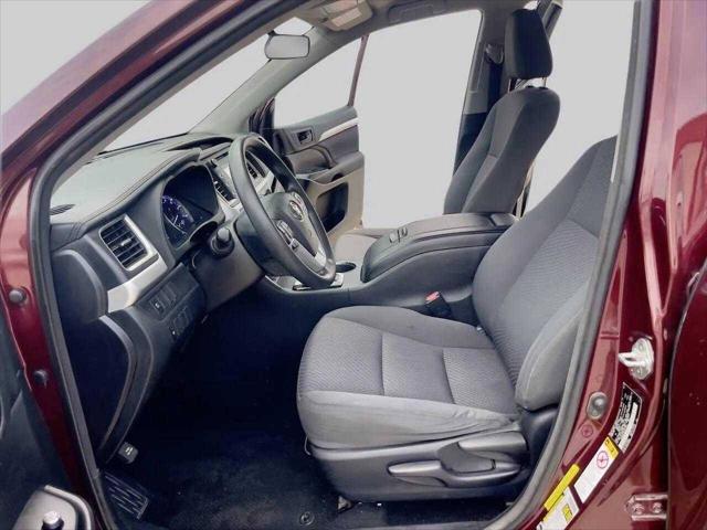 Photo of 2018 Maroon Toyota Highlander
