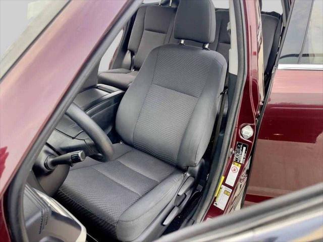 Photo of 2018 Maroon Toyota Highlander