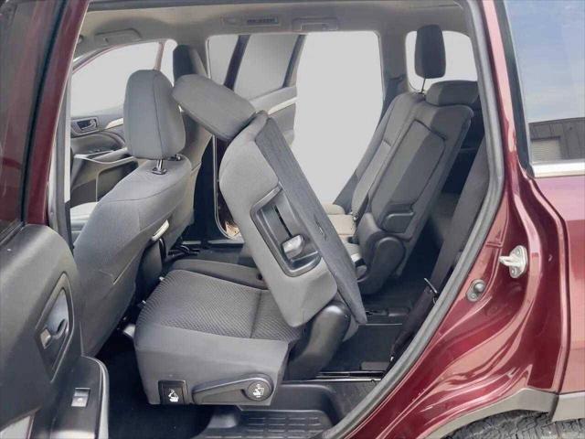 Photo of 2018 Maroon Toyota Highlander