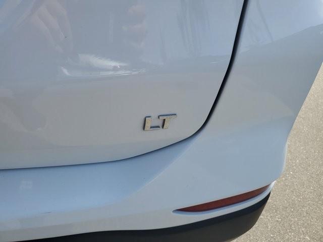 Photo of 2022 Summit White Chevrolet Equinox