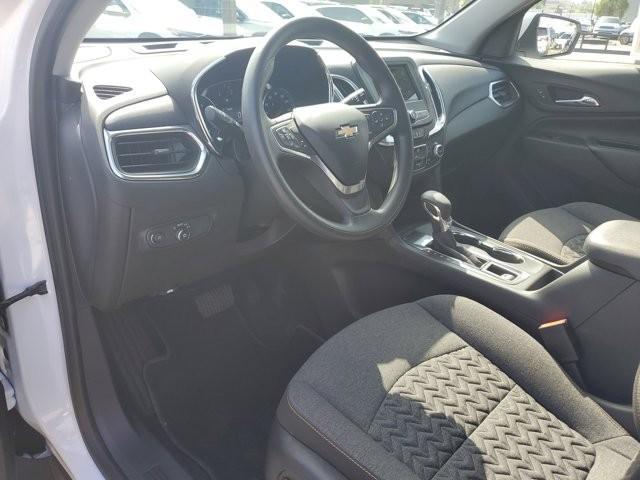 Photo of 2022 Summit White Chevrolet Equinox