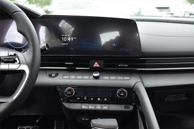Photo of 2025 Serenity White Hyundai ELANTRA