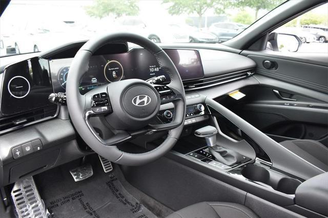 Photo of 2025 Serenity White Hyundai ELANTRA