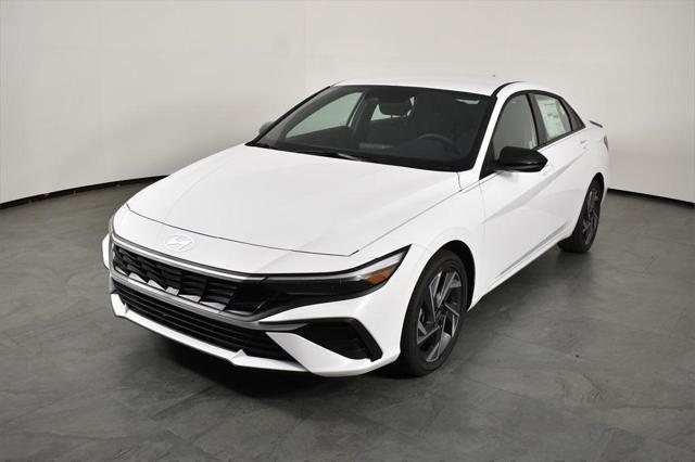 Photo of 2025 Serenity White Hyundai ELANTRA