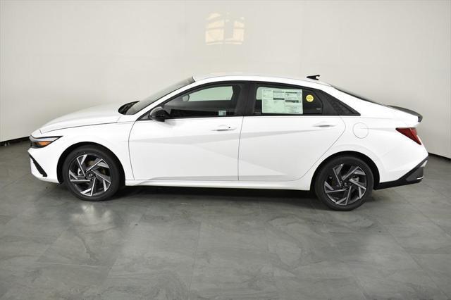 Photo of 2025 Serenity White Hyundai ELANTRA