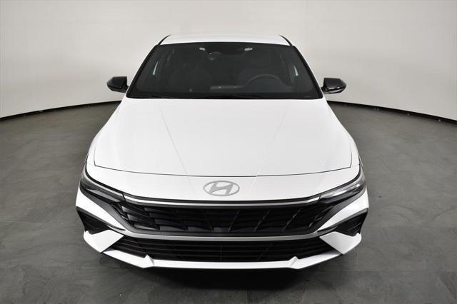Photo of 2025 Serenity White Hyundai ELANTRA