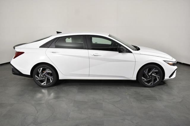 Photo of 2025 Serenity White Hyundai ELANTRA