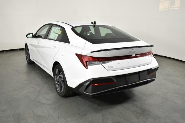 Photo of 2025 Serenity White Hyundai ELANTRA