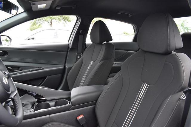 Photo of 2025 Serenity White Hyundai ELANTRA