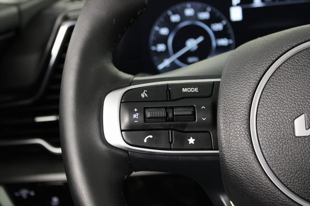 Photo of 2023 Glacial White Pearl Kia Sportage